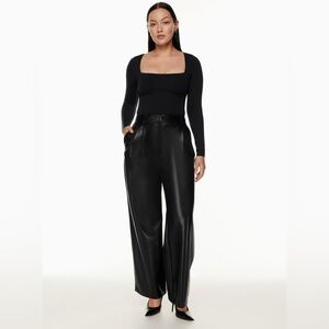 The Effortless Pant™ New
High-waisted wide-leg Vegan Leather pants si 10